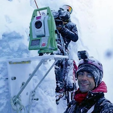 Control Automático de Movimientos en los Taludes de la Mina a Cielo Abierto