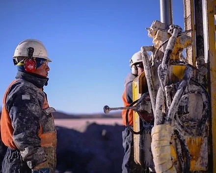Servicio de Monitoreo y Mantenimiento Instrumentación Geotécnica Presa de Relave