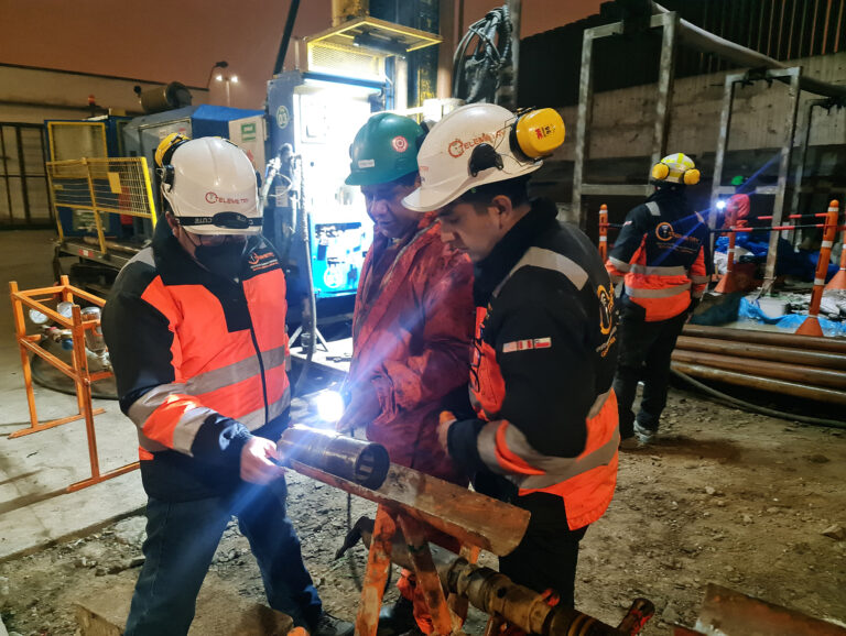 Instalación de Piezómetros de Cuerda Vibrante para Presa de Relaves 8-2