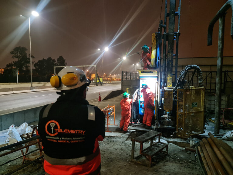 Instalación de Piezómetros de Cuerda Vibrante para Presa de Relaves 8-3