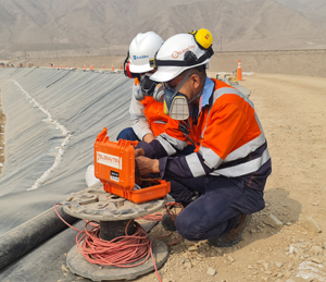 MEDICIÓN DE NIVEL DE AGUA USANDO  PIEZÓMETROS DE CUERDA VIBRANTE CON EQUIPO READOUT