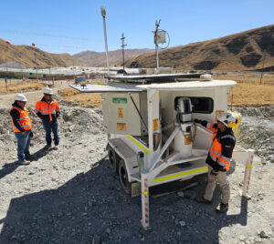 MONITOREAR MOVIMIENTOS MILIMÉTRICOS DE PRESAS DE RELAVES PARA MINERÍA USANDO RADAR.